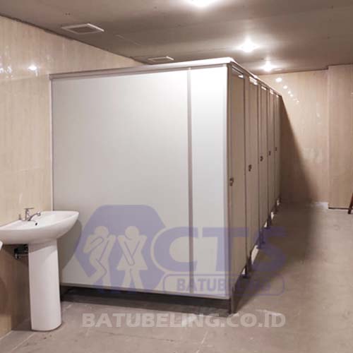 cts1 https://www.almaas.co.id/pemasangan-cubicle-toilet-pvc-di-hotel-raja-mandalika-ntb/ Pemasangan Cubicle Toilet PVC di hotel raja mandalika NTB Maret
